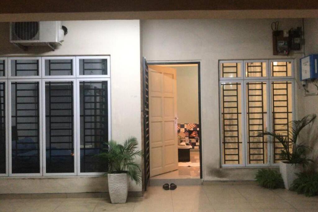 Terrace House Near Stulang Laut Ciq Midvalley Ksl For 7Pax Johor Bahru Luaran gambar