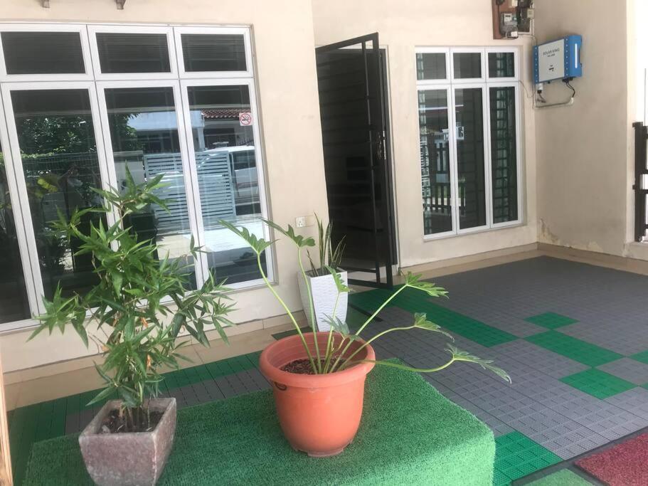Terrace House Near Stulang Laut Ciq Midvalley Ksl For 7Pax Johor Bahru Luaran gambar