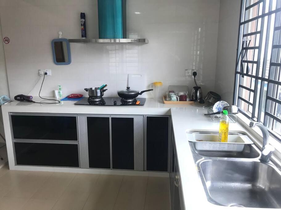 Terrace House Near Stulang Laut Ciq Midvalley Ksl For 7Pax Johor Bahru Luaran gambar