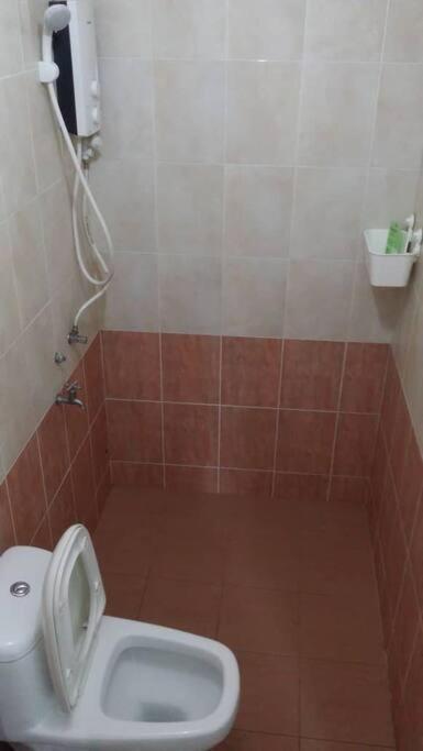 Terrace House Near Stulang Laut Ciq Midvalley Ksl For 7Pax Johor Bahru Luaran gambar