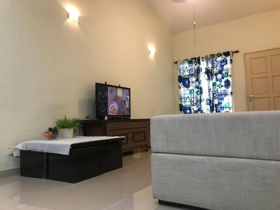 Terrace House Near Stulang Laut Ciq Midvalley Ksl For 7Pax Johor Bahru Luaran gambar